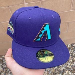 BRAND NEW diamondbacks exclusive fitted hat. size 7 and 3/4.
